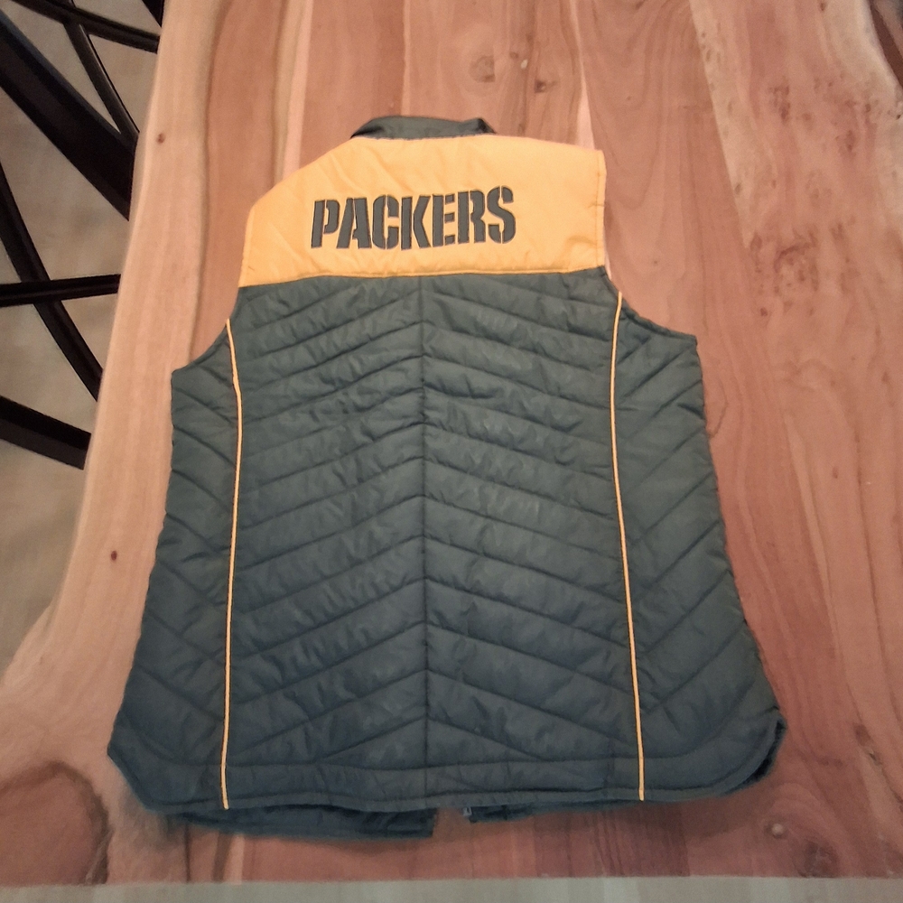 NFL Green Bay Packers Team Vest with Yellow and Dark Green Colors - Picture 2 of 10